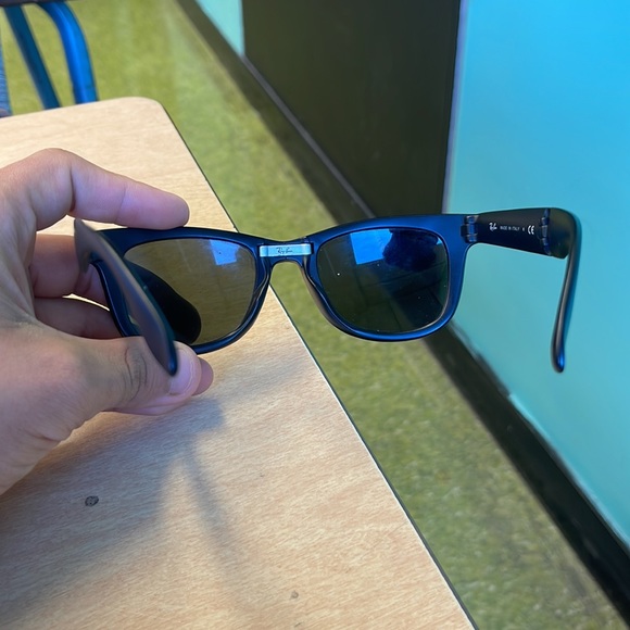 Ray Ban sunglasses folding wayfarer - Picture 3 of 3